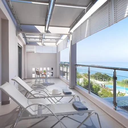 爱奥尼亚马雷代套房度假酒店