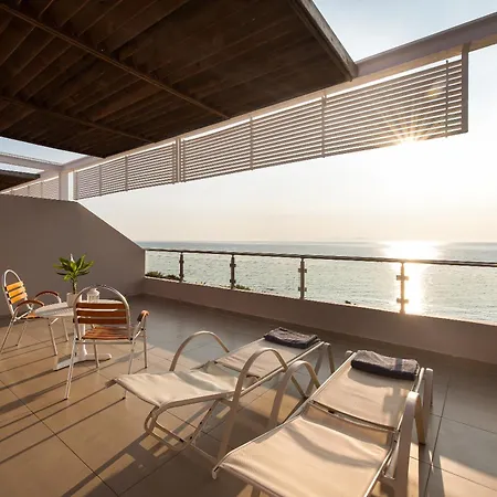 爱奥尼亚马雷代套房度假酒店 斯卡费迪亚